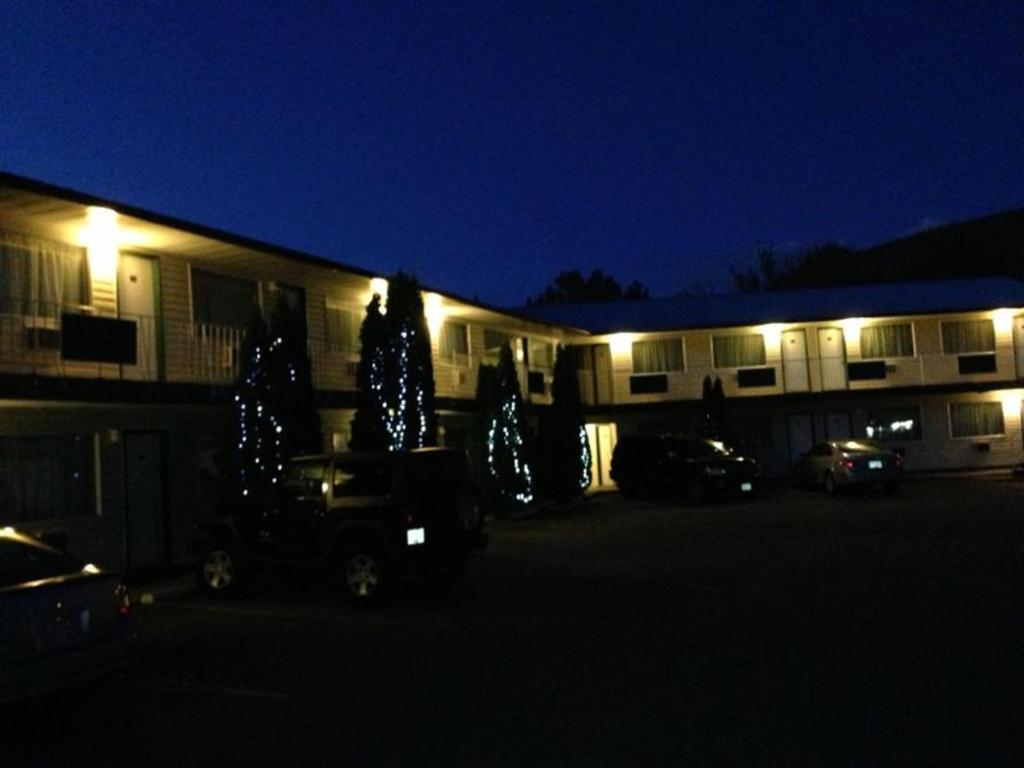 Cache Creek Inn Exterior photo